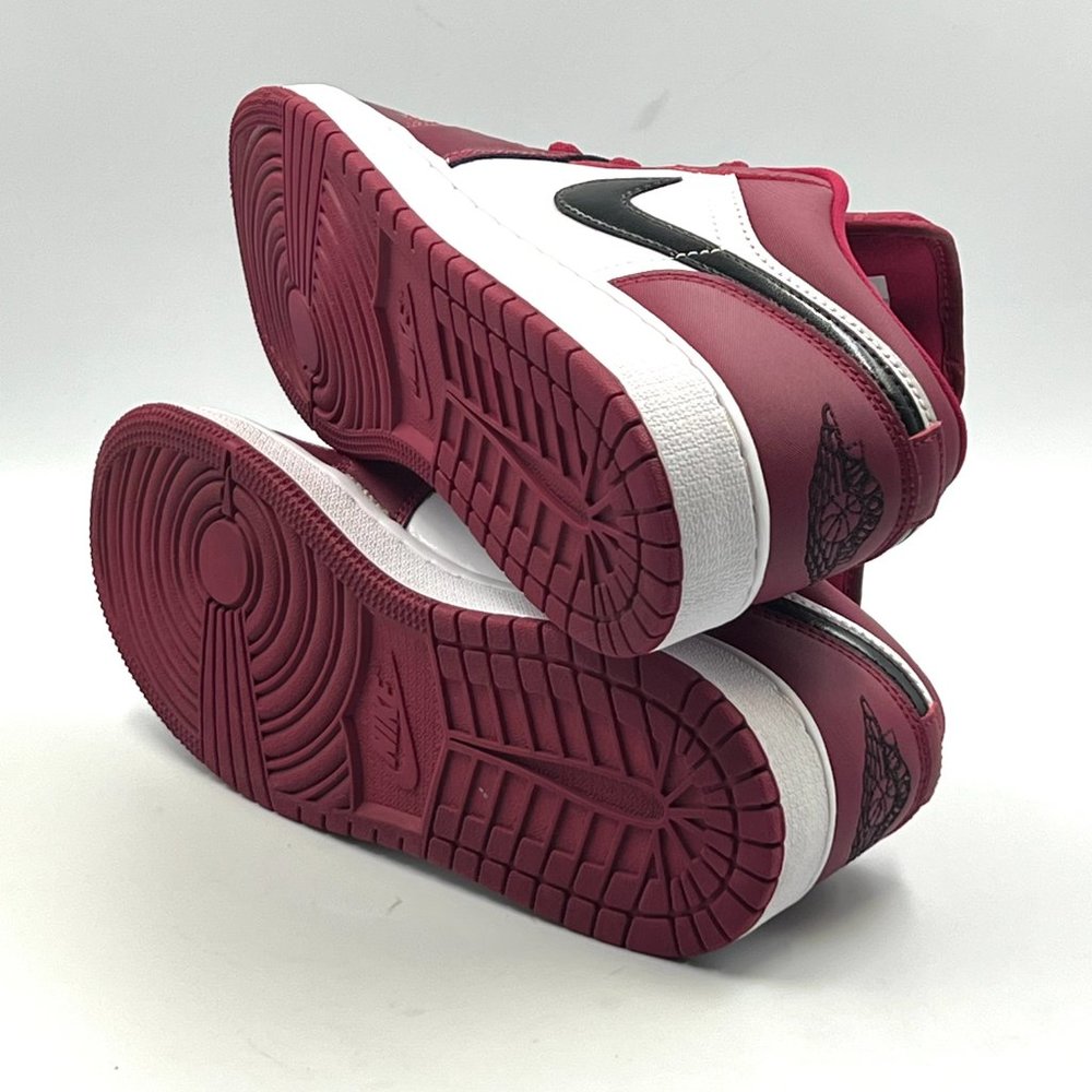 Air Jordan 1 Low GS 'Noble Red' (2020) - Picture 9 of 16